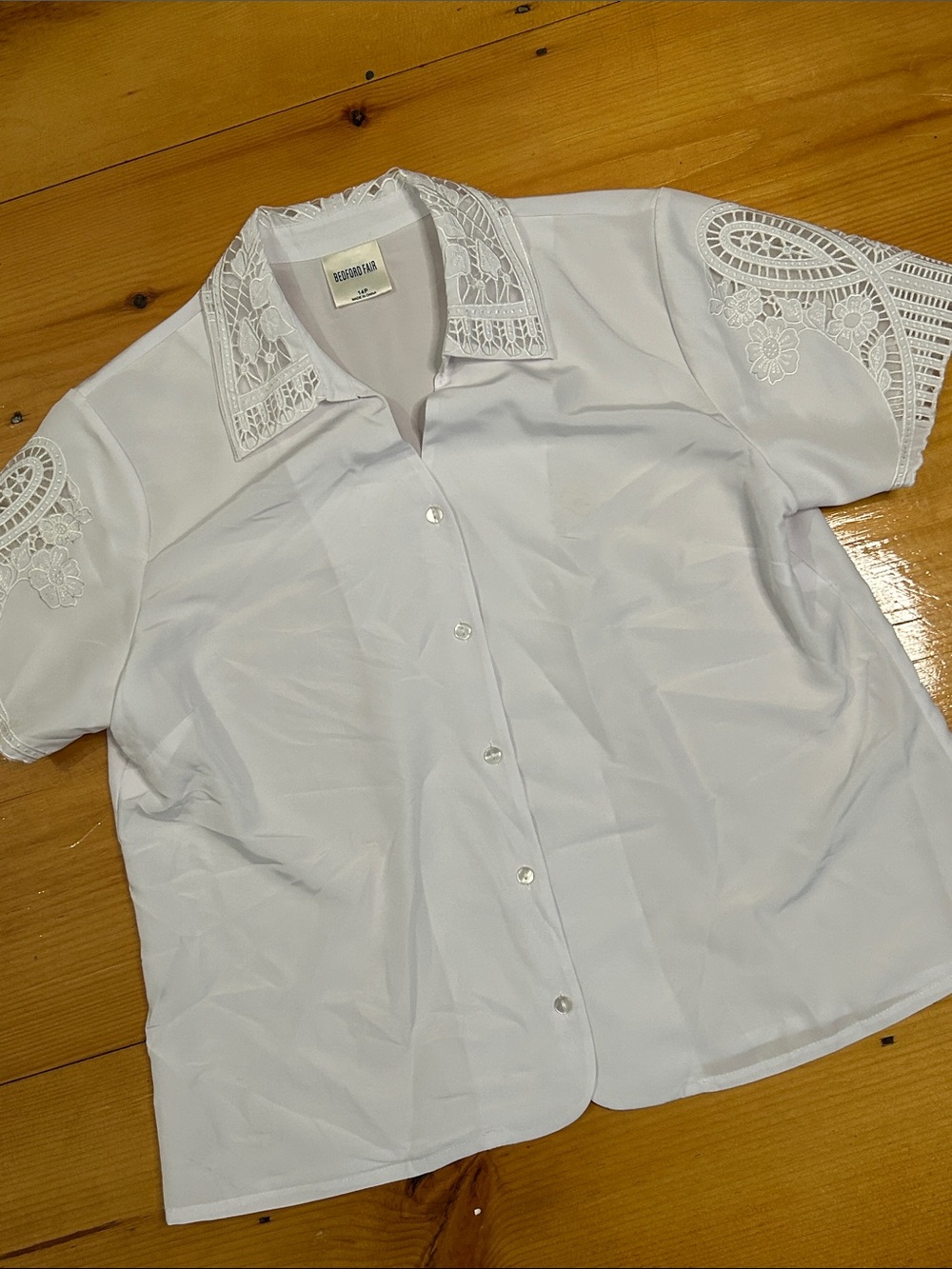 Vintage Lace-Trim White Button-Down Blouse grandma core boxy lightweight top
